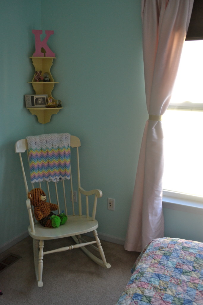 Girl Room Make-Over With Re-Purposed Items2